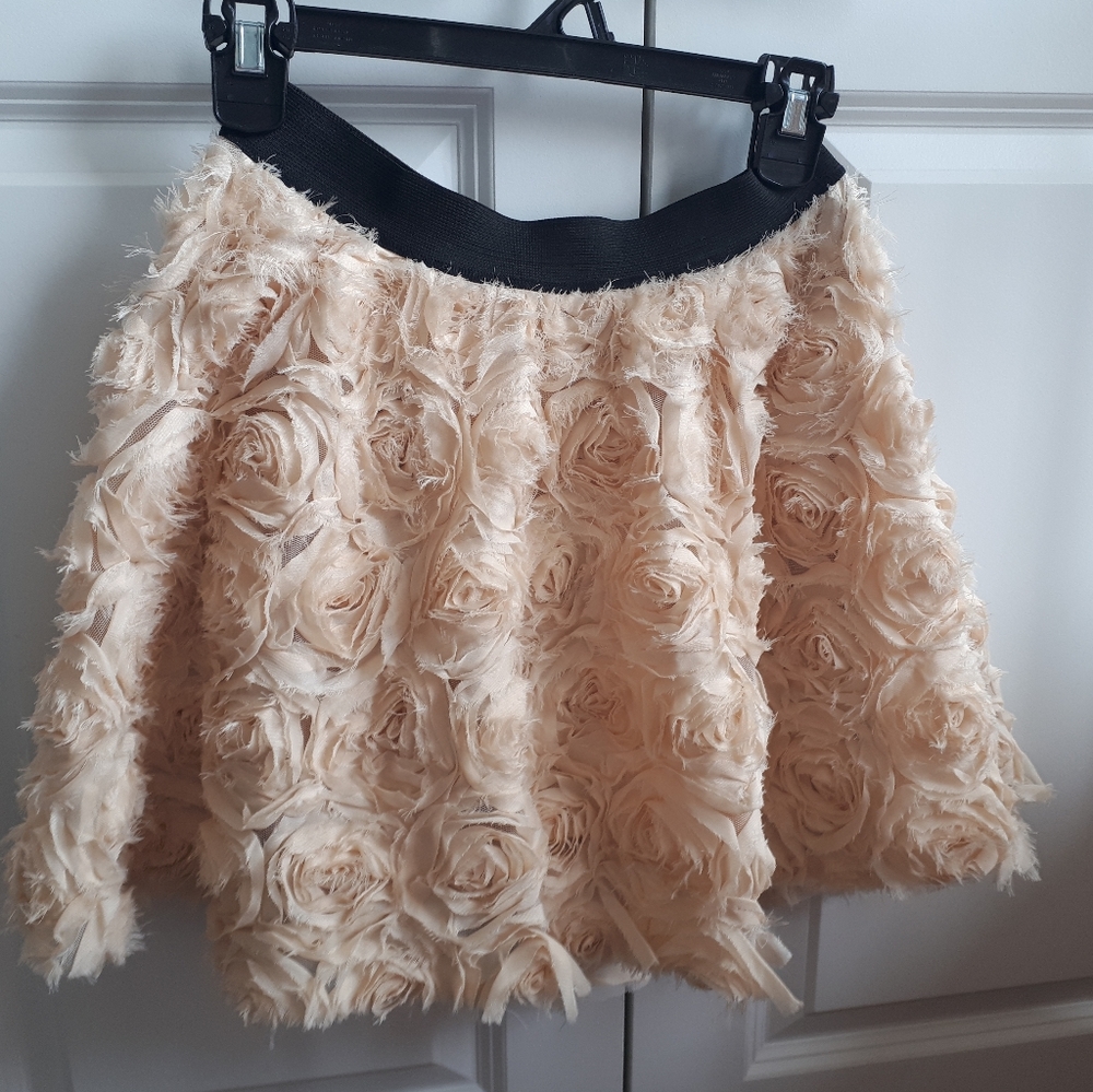 XS textured free people rosette skirt